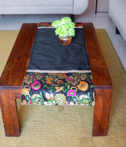 Table Runner Oriental Black - Small