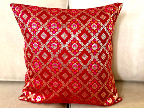 Maroon Diamond Cushion Cover