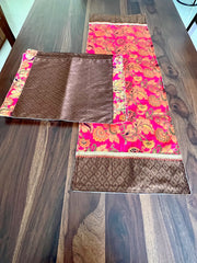 Pink Brown Oriental - Table Runner with 6 Mats