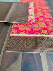 Pink Brown Oriental - Table Runner with 6 Mats