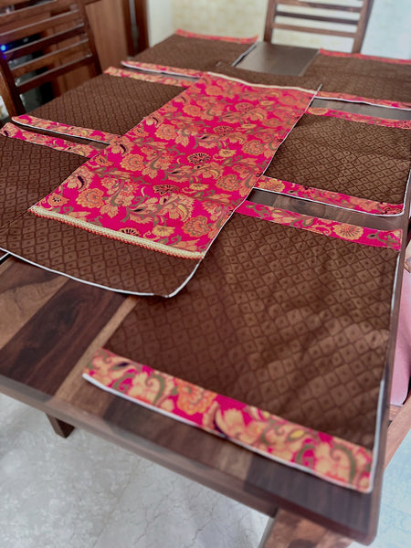 Pink Brown Oriental - Table Runner with 6 Mats