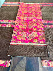 Pink Brown Oriental - Table Runner with 6 Mats