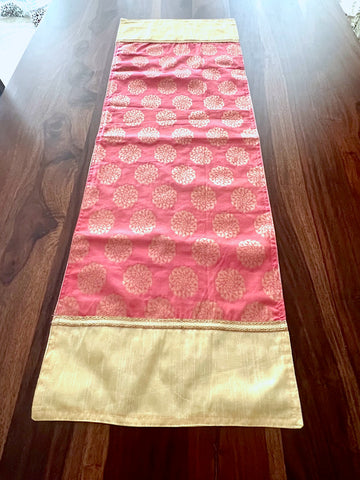 Pink Marigold - Table Runner with 2 Mats
