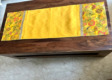 Table Runner Oriental Yellow - Small