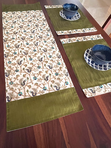 Peacock Garden - Table Runner with 2 Mats