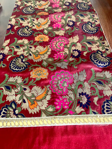 Maroon Oriental - Table Runner with 2 Mats