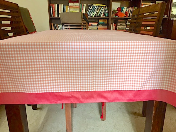 Soft Peach 4 seater tablecloth